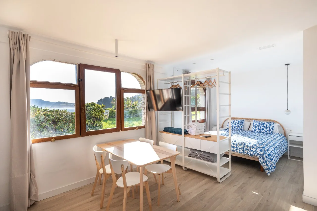 Estudio LUR 2 — Vistas al mar Cantábrico, Getaria País Vasco